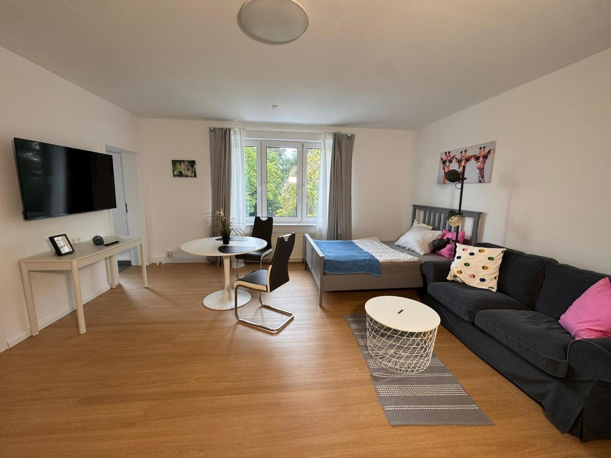 Fc-Apartmenthaus Falkensee Mit Grossem Garten Und Pkw Stellflaechen Exterior foto